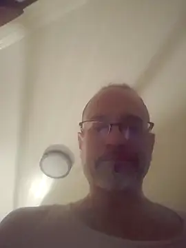 Snapshot of Curious9884 chatting on February 4, 2026, 10:16 pm Curious9884 online show from February 4, 2026, 10:16 pm