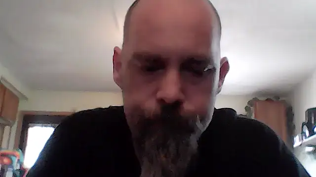 Snapshot of crazyheratic8 chatting on March 1, 2026, 3:23 pm crazyheratic8 online show from March 1, 2026, 3:23 pm