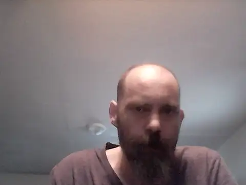 Snapshot of crazyheratic8 chatting on November 9, 2025, 1:15 pm crazyheratic8 online show from November 9, 2025, 1:15 pm