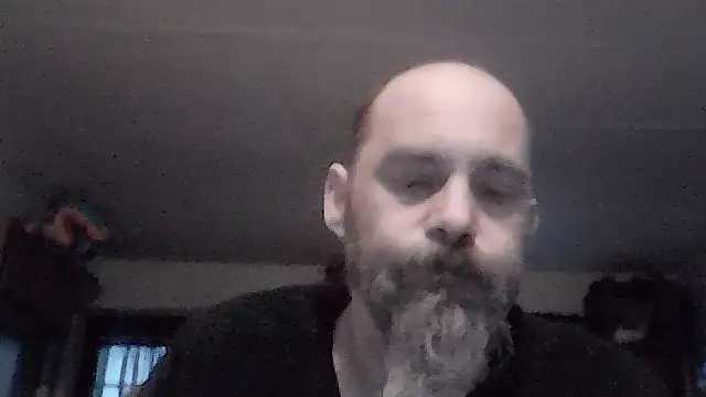 Snapshot of crazyheratic8 chatting on March 25, 2026, 12:33 am crazyheratic8 online show from March 25, 2026, 12:33 am