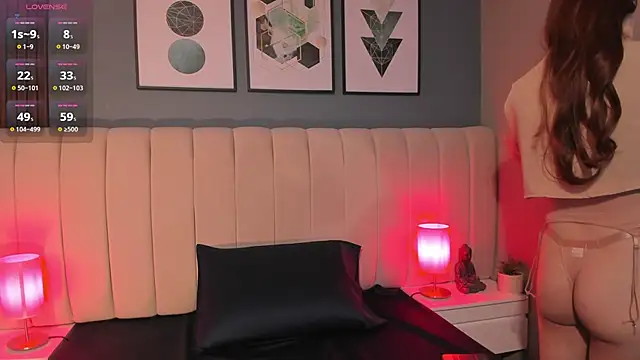 DaimondPink online show from October 15, 2025, 4:00 am