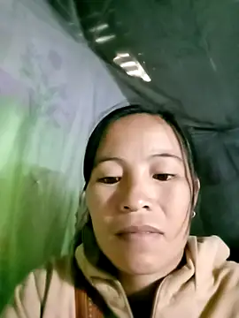 Snapshot of -Lauren- chatting on October 25, 2025, 4:11 am -Lauren- online show from October 25, 2025, 4:11 am