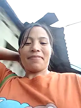 Snapshot of -Lauren- chatting on October 26, 2025, 10:37 am -Lauren- online show from October 26, 2025, 10:37 am