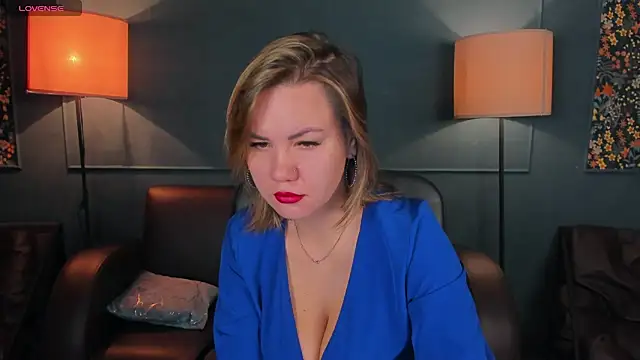 AriaEven online show from December 3, 2025, 4:13 am