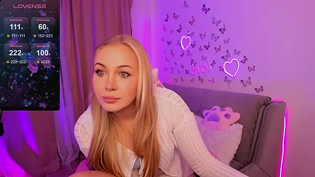 AudreyMeow online show from October 16, 2025, 4:48 pm