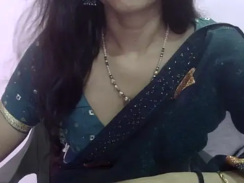 Snapshot of Laila_Cute chatting on May 1, 2026, 3:44 am Laila Cute online show from May 1, 2026, 3:44 am