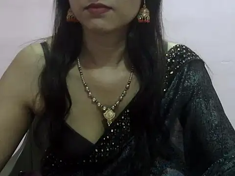 Snapshot of Laila_Cute chatting on April 19, 2026, 11:44 am Laila Cute online show from April 19, 2026, 11:44 am