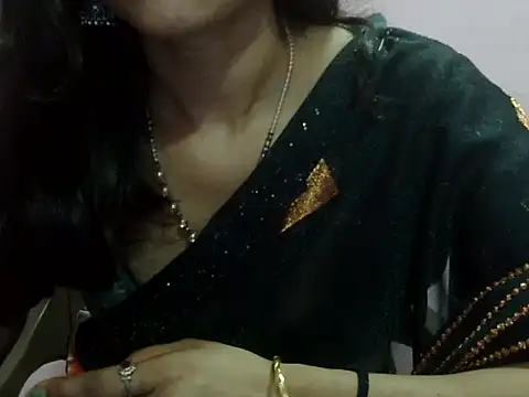 Snapshot of Laila_Cute chatting on May 7, 2026, 3:59 pm Laila Cute online show from May 7, 2026, 3:59 pm
