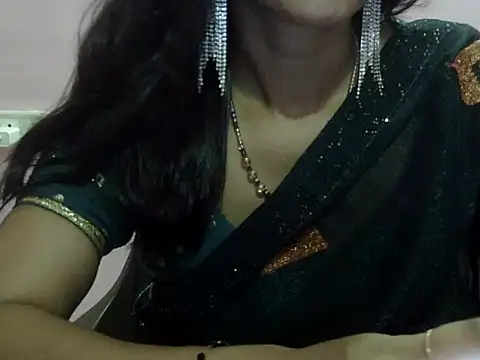 Snapshot of Laila_Cute chatting on May 28, 2026, 4:02 pm Laila Cute online show from May 28, 2026, 4:02 pm