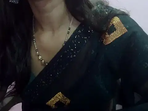 Snapshot of Laila_Cute chatting on May 4, 2026, 5:33 am Laila Cute online show from May 4, 2026, 5:33 am