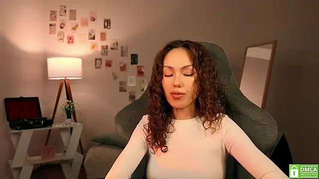 Snapshot of branchwithflowerss chatting on November 19, 2025, 11:43 am branchwithflowerss online show from November 19, 2025, 11:43 am