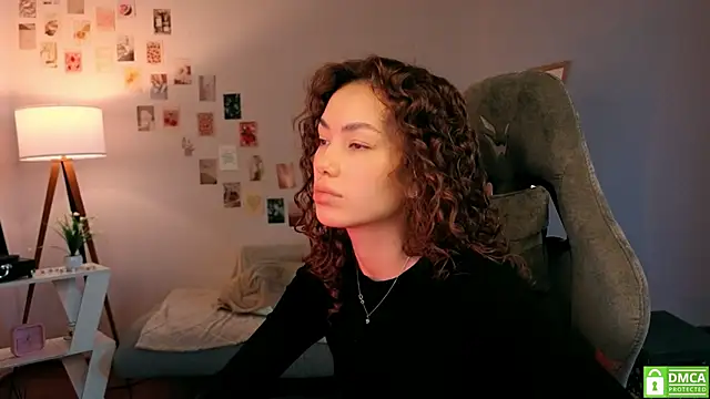 branchwithflowerss online show from November 2, 2025, 7:13 am