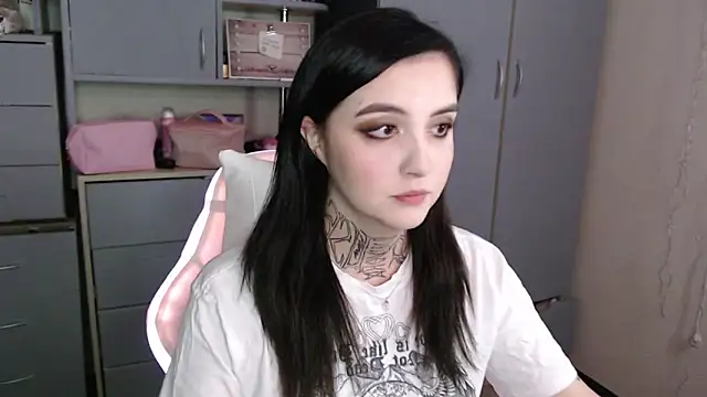 Snapshot of Rin_andersonn chatting on December 16, 2025, 12:59 am Rin andersonn online show from December 16, 2025, 12:59 am