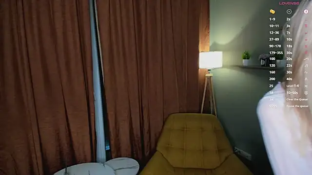 Snapshot of PocketDollX chatting on July 17, 2026, 4:15 pm PocketDollX online show from July 17, 2026, 4:15 pm
