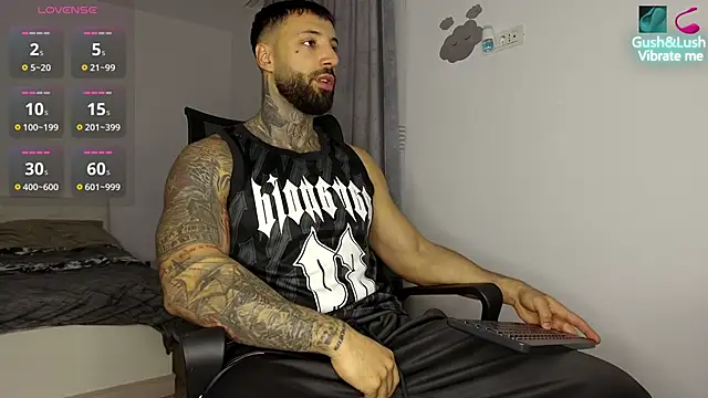 MasculineGuy99 online show from November 16, 2025, 5:12 am