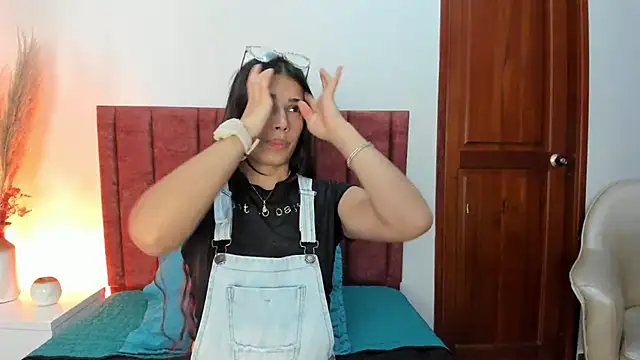 Snapshot of GiannaLanex chatting on October 16, 2025, 6:05 pm GiannaLanex online show from October 16, 2025, 6:05 pm