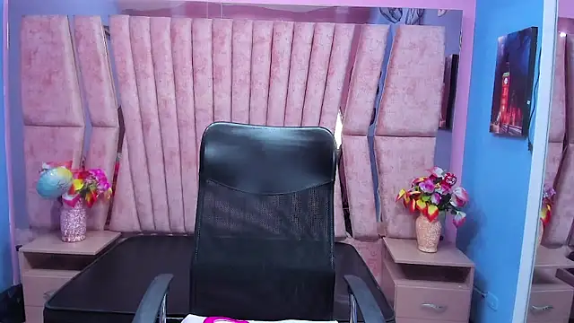 sarah sweett  online show from February 5, 2026, 2:57 pm