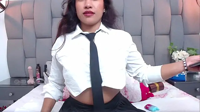 Emilysweet2 online show from October 6, 2025, 6:08 pm