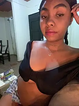 Snapshot of Itanydiorr chatting on November 3, 2025, 3:56 am Itanydiorr online show from November 3, 2025, 3:56 am