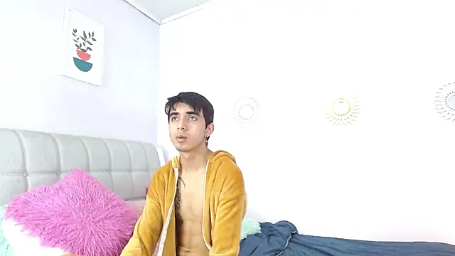 Hottie Guy online show from December 2, 2025, 5:58 pm