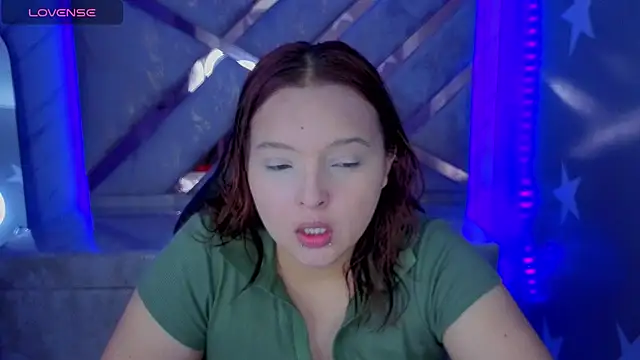 Snapshot of mia_foster_t chatting on June 17, 2026, 1:21 pm mia foster t online show from June 17, 2026, 1:21 pm