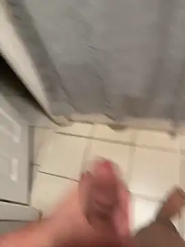 familia0210 online show from November 20, 2025, 12:00 am