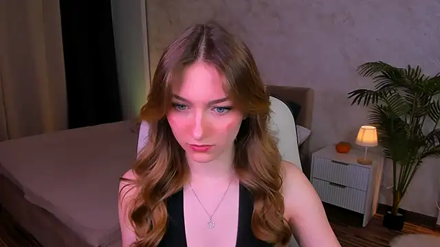 Snapshot of AngelAnabelle chatting on November 6, 2025, 8:46 pm AngelAnabelle online show from November 6, 2025, 8:46 pm