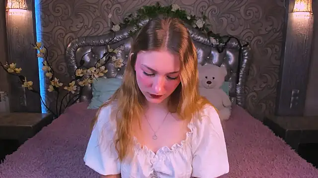 Snapshot of AngelAnabelle chatting on November 22, 2025, 8:40 pm AngelAnabelle online show from November 22, 2025, 8:40 pm