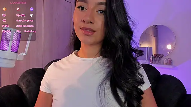 Snapshot of anne_leee chatting on July 31, 2026, 10:18 pm anne leee online show from July 31, 2026, 10:18 pm