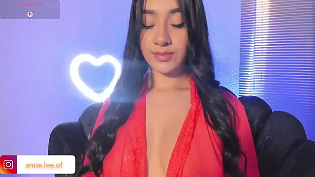 Snapshot of anne_leee chatting on November 3, 2025, 8:34 pm anne leee online show from November 3, 2025, 8:34 pm