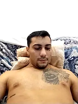 gooddboy01 online show from October 30, 2025, 7:44 pm