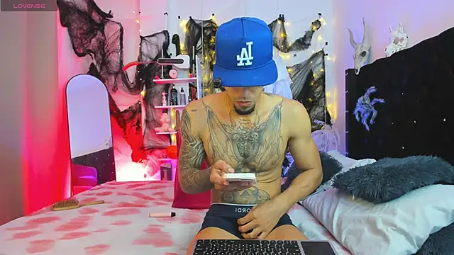 Snapshot of _Duriel chatting on October 8, 2025, 10:43 pm Duriel online show from October 8, 2025, 10:43 pm