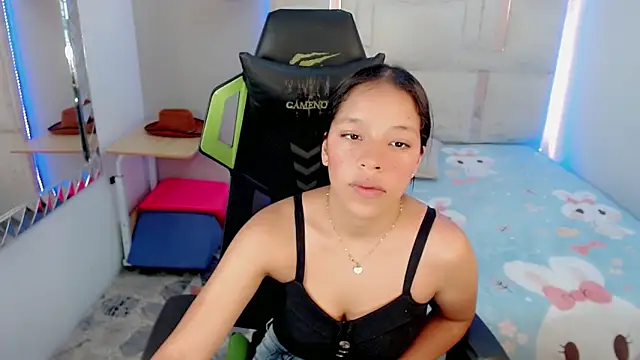 Snapshot of luciana_rosee_ chatting on October 2, 2025, 3:37 pm luciana rosee  online show from October 2, 2025, 3:37 pm