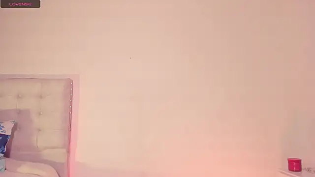 Snapshot of clover_tter_ chatting on November 12, 2025, 12:37 am clover tter online show from November 12, 2025, 12:37 am