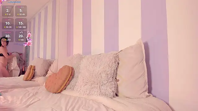 Snapshot of clover_tter_ chatting on December 2, 2025, 3:30 am clover tter online show from December 2, 2025, 3:30 am