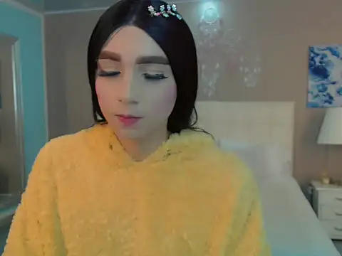 Luna LaFontaine online show from October 24, 2025, 11:42 am