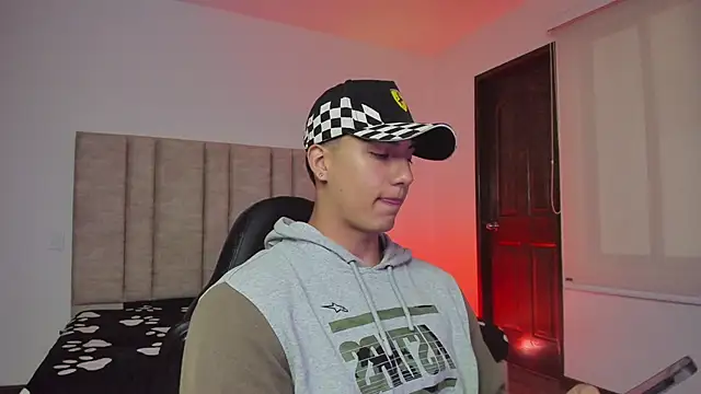 Snapshot of CHRIS_MORGAN1 chatting on November 7, 2025, 1:48 pm CHRIS MORGAN1 online show from November 7, 2025, 1:48 pm