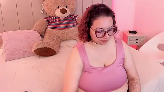 Snapshot of sam_von_tess chatting on October 25, 2025, 5:39 am sam von tess online show from October 25, 2025, 5:39 am