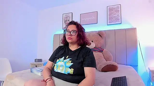 Snapshot of sam_von_tess chatting on December 15, 2025, 12:33 pm sam von tess online show from December 15, 2025, 12:33 pm