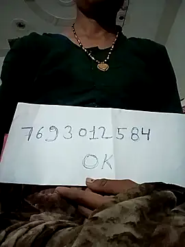 Mona7070 online show from October 29, 2025, 3:33 pm