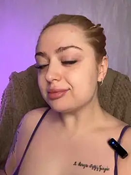 KellyMoors online show from March 26, 2026, 1:26 am