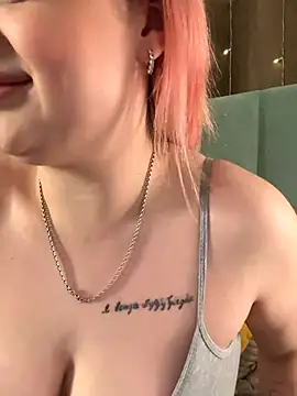 KellyMoors online show from November 26, 2025, 10:15 am