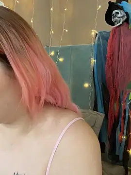 KellyMoors online show from October 30, 2025, 1:15 am