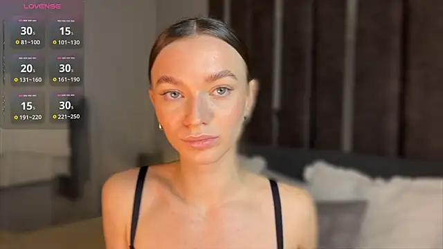 Snapshot of EvaToniz chatting on December 15, 2025, 1:22 am EvaToniz online show from December 15, 2025, 1:22 am