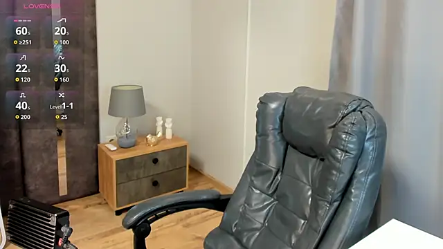 Snapshot of EvaToniz chatting on November 27, 2025, 1:17 am EvaToniz online show from November 27, 2025, 1:17 am