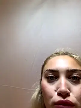 Snapshot of Aurii_Angel chatting on November 6, 2025, 3:10 am Aurii Angel online show from November 6, 2025, 3:10 am