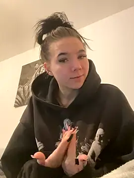 Snapshot of YoungZoexx chatting on November 22, 2025, 6:23 am YoungZoexx online show from November 22, 2025, 6:23 am