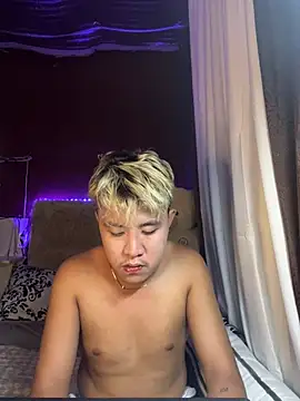 Snapshot of ur_fucking_rolly chatting on March 27, 2026, 8:21 pm ur fucking rolly online show from March 27, 2026, 8:21 pm