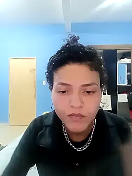 Snapshot of Larissinhamm chatting on October 23, 2025, 10:41 pm Larissinhamm online show from October 23, 2025, 10:41 pm