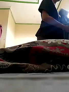 Snapshot of Larissinhamm chatting on October 18, 2025, 9:55 am Larissinhamm online show from October 18, 2025, 9:55 am